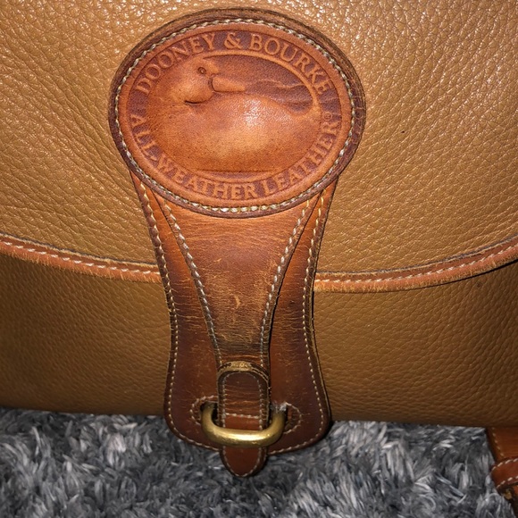 AUTHENTIC ALL WEATHER LEATHER DOONEY & BOURKE BAG - Picture 7 of 9